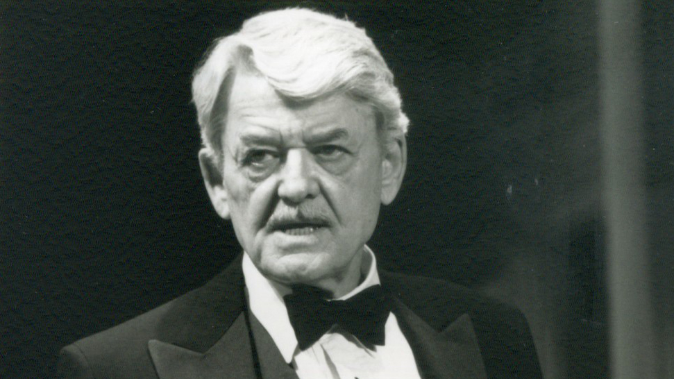Tony Winner Hal Holbrook Dies at 95 - Vimarsana News